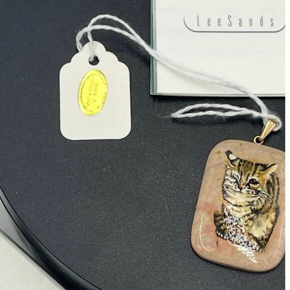 Lee Sands VNTG Hand Painted Cat Brooch 1/20 14k Gold Filled Bail New Deadstock - Picture 3 of 8